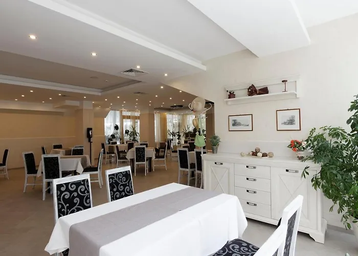 Хотел Slavey 4*