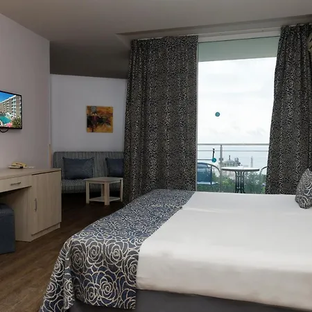 Slavey Hotel Sables d'or