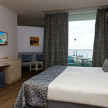 Slavey Hotel Sables d'or