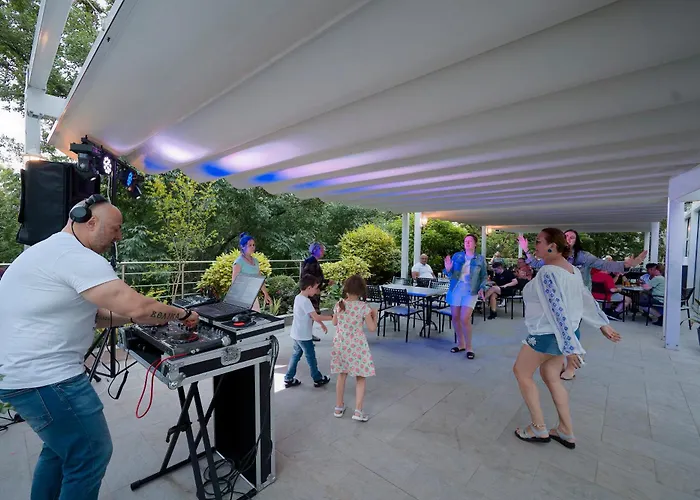 Slavey Отель 4*